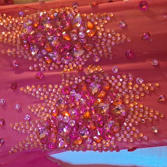 Fabulous costume. - Picture 5 of 9